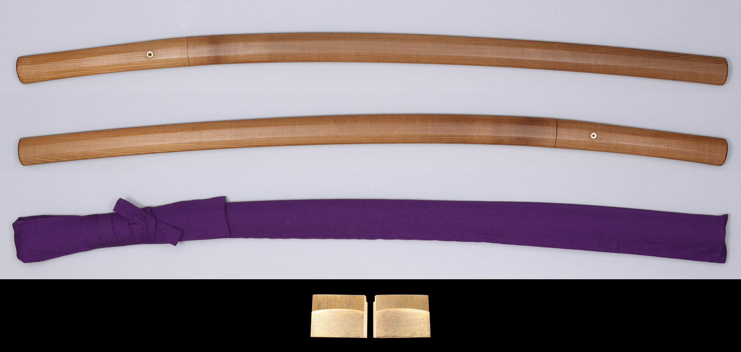 刃長 78.8cm(2尺6寸0分0厘)、反り 1.8cm(5分9厘）、元幅 3.35cm、元重ね 0.66cm、先幅 2.60cm、先重ね 0.60cm、目釘孔1 個、刀身重量 847.5g 、白鞘全長 110.5cm