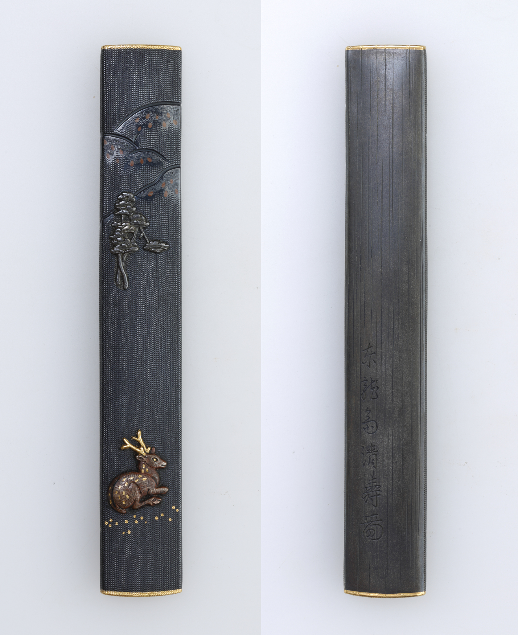 刀装具　刀の柄前　鉄製リスと山ブドウの図